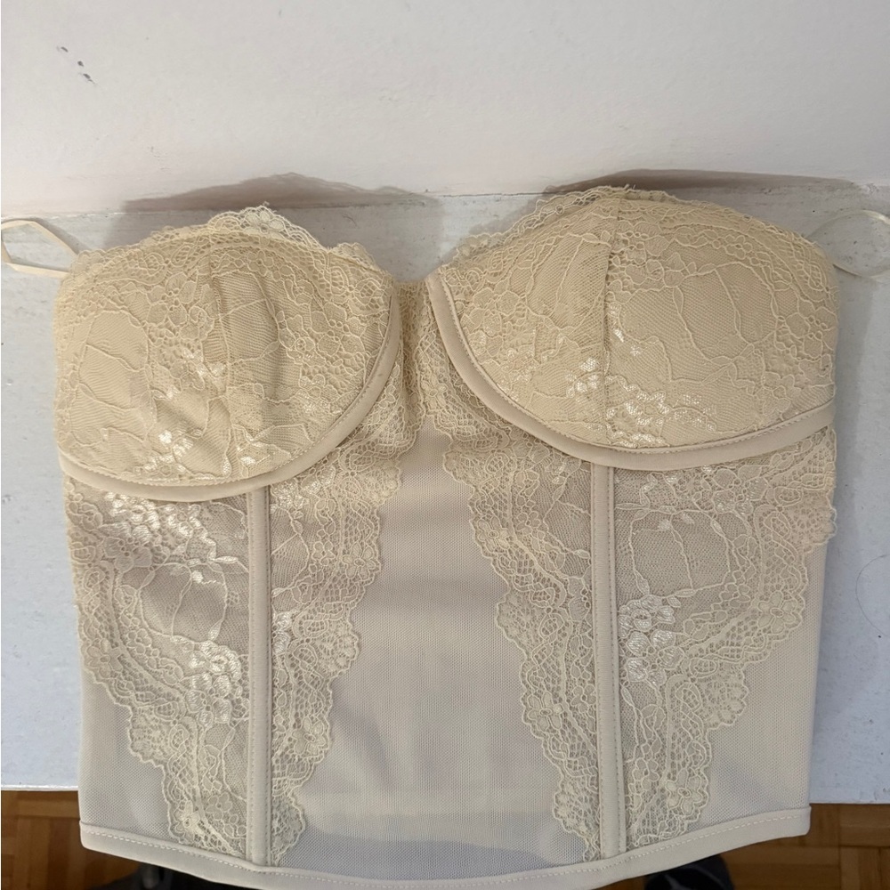 High Botany Elegant Cream Lace Bustier